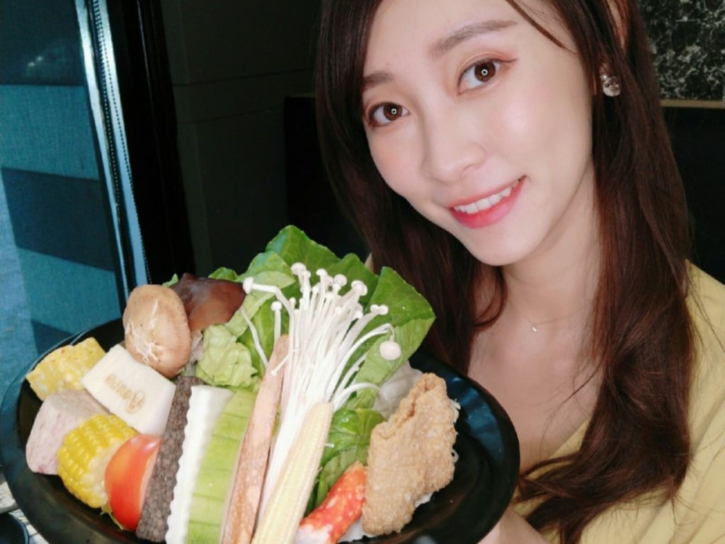 嗑肉石鍋 好吃 評價 菜單 台中豐原 安格斯牛 菲力牛 無毒蝦 霸王牛 龍蝦 和牛 平價火鍋推_3.jpg 嗑肉石鍋 好吃 評價 菜單 台中豐原 安格斯牛 菲力牛 無毒蝦 霸王牛 龍蝦 和牛 平價火鍋推_3.jpg