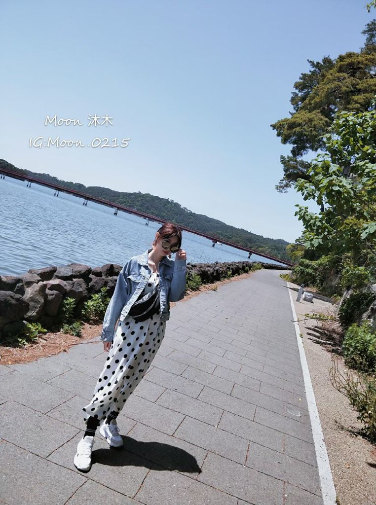 APPLIE 包包評價 推薦款式 Bobby 鎖鏈斜背腰包 浪跡天涯旅行袋 放置行李箱上 防水包包_190929_4.jpg APPLIE 包包評價 推薦款式 Bobby 鎖鏈斜背腰包 浪跡天涯旅行袋 放置行李箱上 防水包包_190929_4.jpg