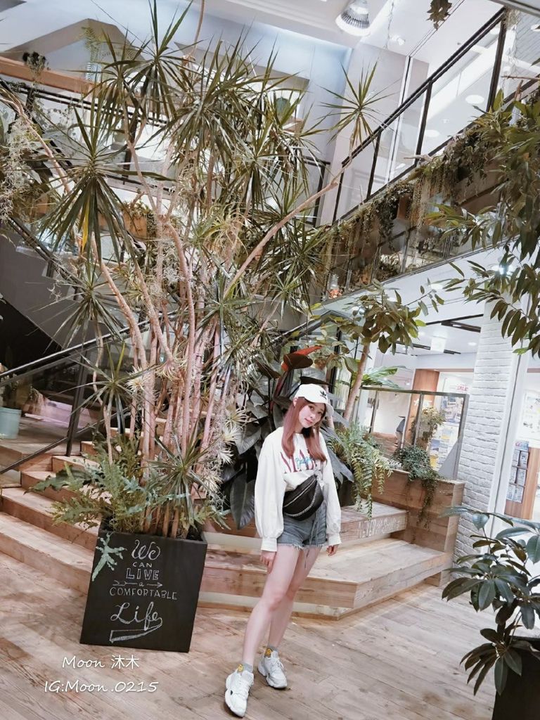 APPLIE 包包評價 推薦款式 Bobby 鎖鏈斜背腰包 浪跡天涯旅行袋 放置行李箱上 防水包包_190929_6.jpg APPLIE 包包評價 推薦款式 Bobby 鎖鏈斜背腰包 浪跡天涯旅行袋 放置行李箱上 防水包包_190929_6.jpg