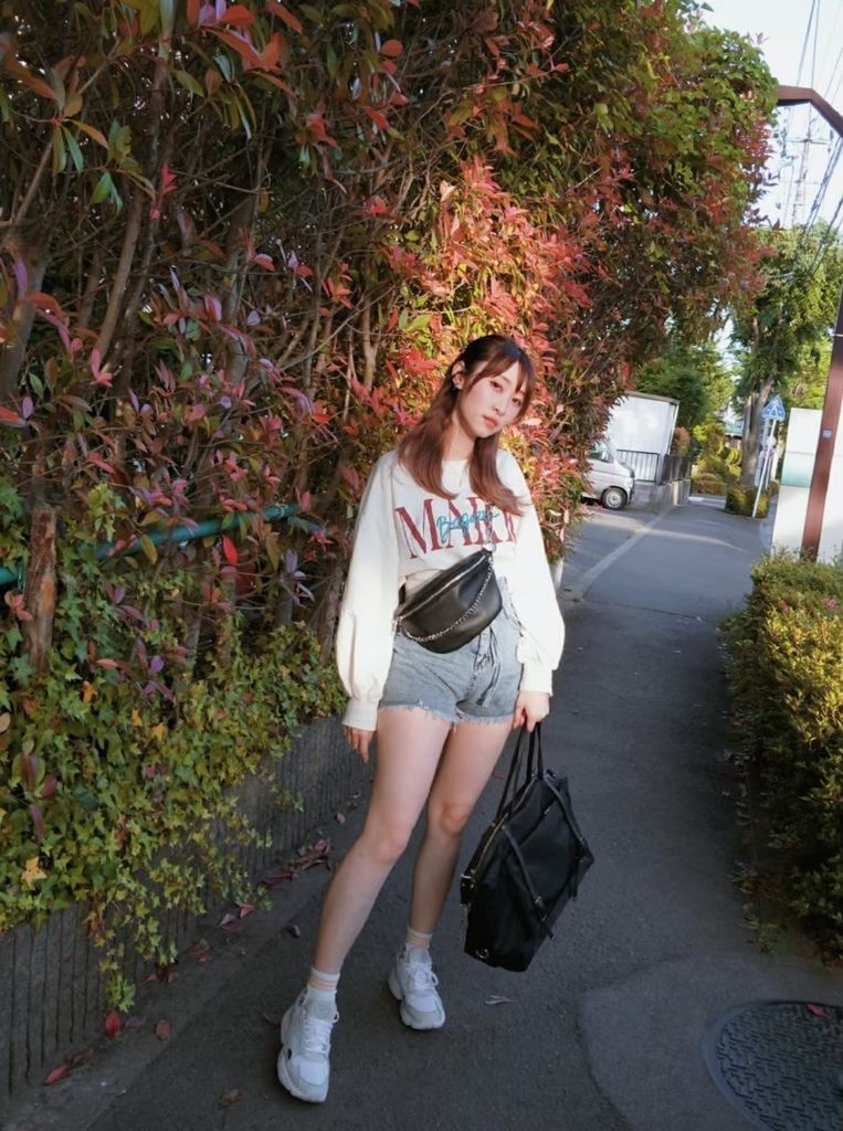 APPLIE 包包評價 推薦款式 Bobby 鎖鏈斜背腰包 浪跡天涯旅行袋 放置行李箱上 防水包包_190929_9.jpg APPLIE 包包評價 推薦款式 Bobby 鎖鏈斜背腰包 浪跡天涯旅行袋 放置行李箱上 防水包包_190929_9.jpg