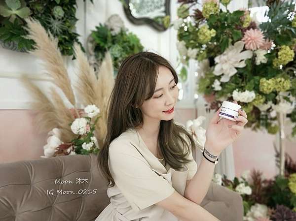 醫美後保養品推薦 Adele 雅岱 保養品 評價推薦 頂級黃金蜂王乳精華霜_200422_0005.jpg 醫美後保養品推薦 Adele 雅岱 保養品 評價推薦 頂級黃金蜂王乳精華霜_200422_0005.jpg
