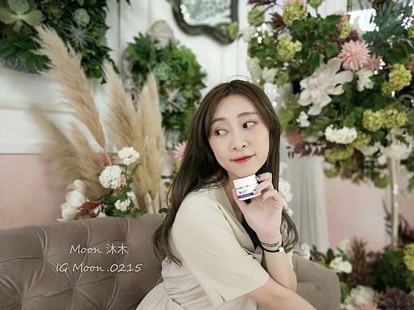 醫美後保養品推薦 Adele 雅岱 保養品 評價推薦 頂級黃金蜂王乳精華霜_200422_0006.jpg 醫美後保養品推薦 Adele 雅岱 保養品 評價推薦 頂級黃金蜂王乳精華霜_200422_0006.jpg