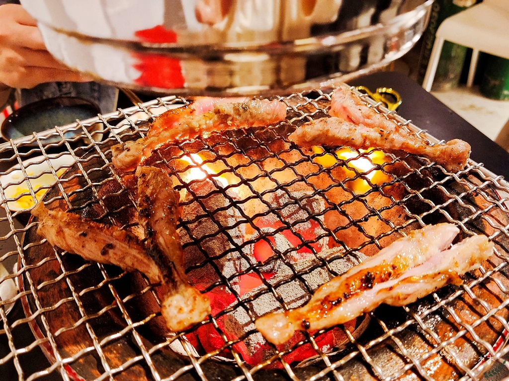 發肉燒肉 台北燒肉烤肉推薦 台北餐酒館 半夜宵夜烤肉 干貝漢堡 和牛烤肉 精緻單點燒肉_12.jpg