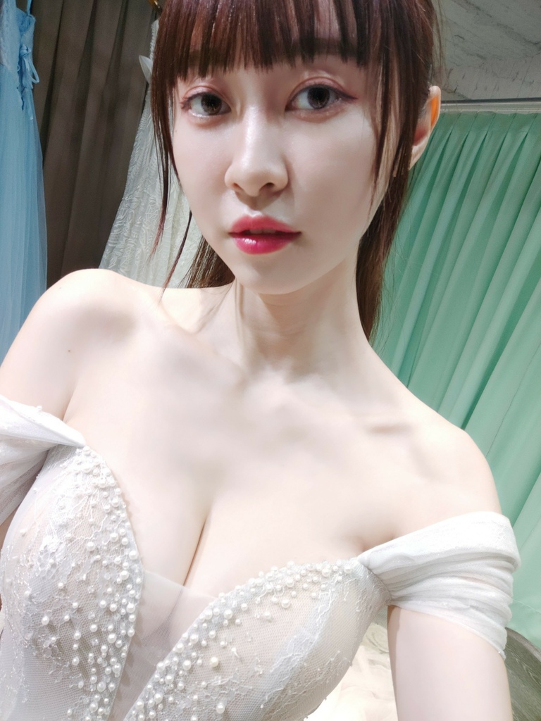 LINE_ALBUM_伊頓婚紗西門町店 婚紗試穿注意事項 婚紗如何選擇 台北婚紗拍攝推薦 2022婚紗款_13.jpg