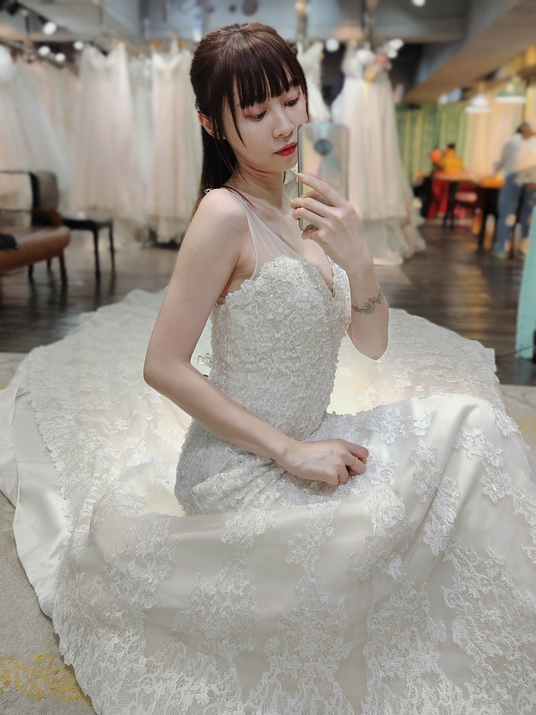 LINE_ALBUM_伊頓婚紗西門町店 婚紗試穿注意事項 婚紗如何選擇 台北婚紗拍攝推薦 2022婚紗款_23.jpg