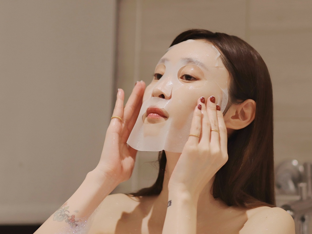 LINE_ALBUM_更新 茵蝶保養品好用嗎?精華液安瓶推薦 霈方 茵蝶 玻尿酸恆潤保濕面膜 玻尿酸_19.jpg LINE_ALBUM_更新 茵蝶保養品好用嗎?精華液安瓶推薦 霈方 茵蝶 玻尿酸恆潤保濕面膜 玻尿酸_19.jpg