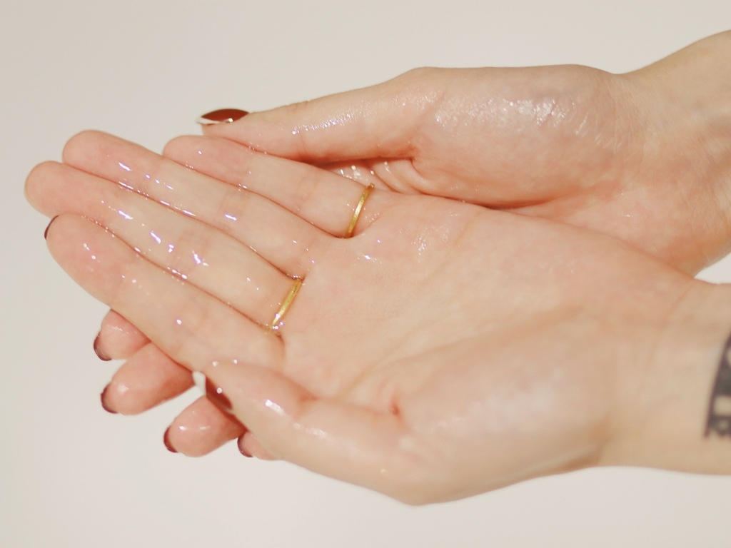 LINE_ALBUM_更新 茵蝶保養品好用嗎?精華液安瓶推薦 霈方 茵蝶 玻尿酸恆潤保濕面膜 玻尿酸_6.jpg LINE_ALBUM_更新 茵蝶保養品好用嗎?精華液安瓶推薦 霈方 茵蝶 玻尿酸恆潤保濕面膜 玻尿酸_6.jpg