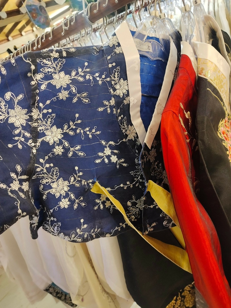 LINE_ALBUM_202301韓國_240213_3.jpg LINE_ALBUM_202301韓國_240213_3.jpg