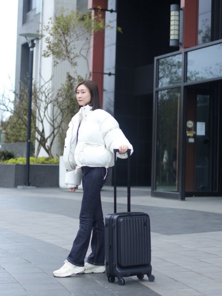 LINE_ALBUM_Acer倚天酷碁新品行李箱 登機箱推薦 可前開行李箱 20吋行李箱 廉航行李箱_240306_30.jpg