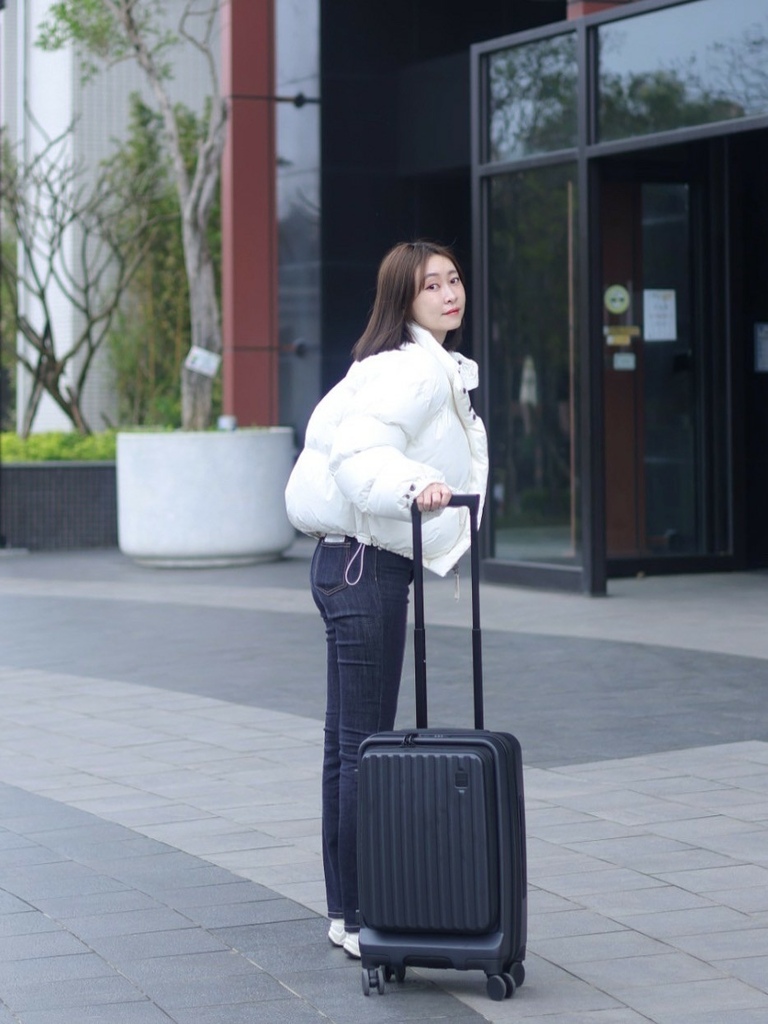 LINE_ALBUM_Acer倚天酷碁新品行李箱 登機箱推薦 可前開行李箱 20吋行李箱 廉航行李箱_240306_31.jpg