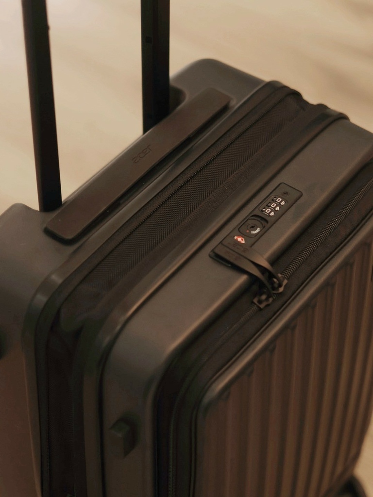 LINE_ALBUM_Acer倚天酷碁新品行李箱 登機箱推薦 可前開行李箱 20吋行李箱 廉航行李箱_240306_11.jpg
