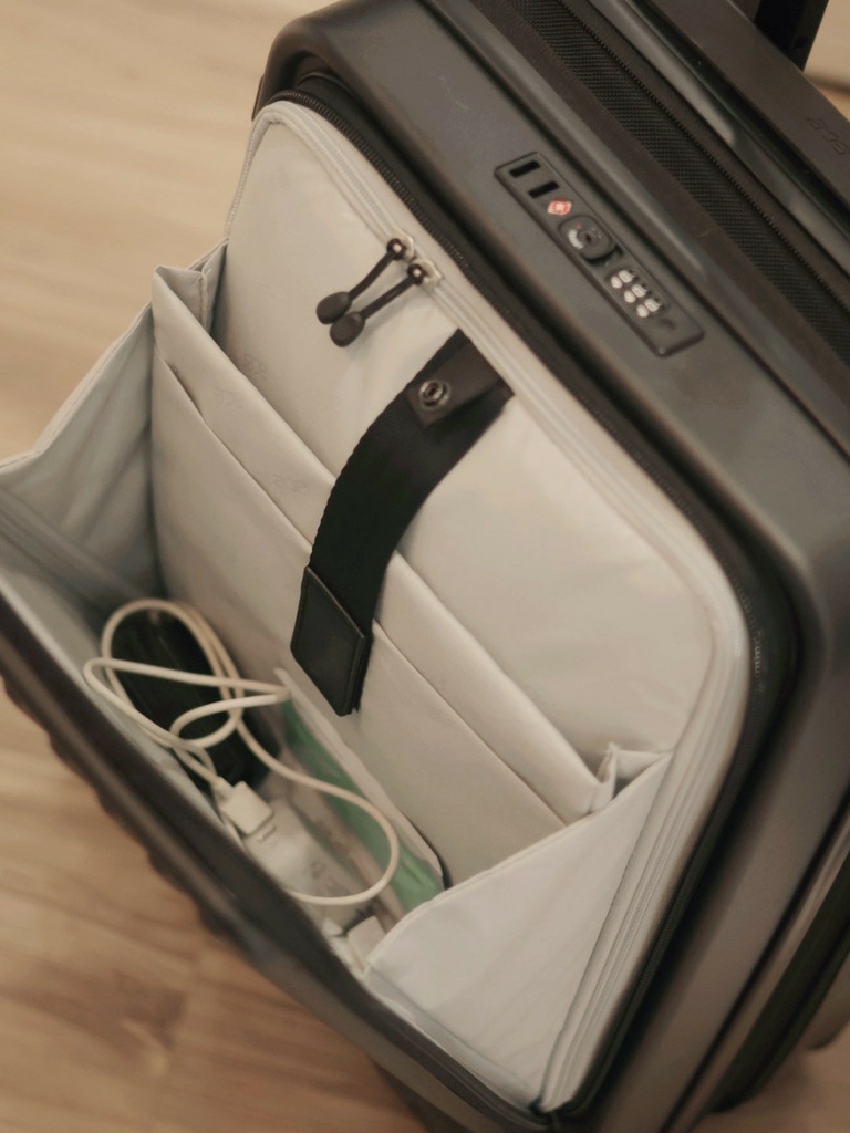 LINE_ALBUM_Acer倚天酷碁新品行李箱 登機箱推薦 可前開行李箱 20吋行李箱 廉航行李箱_240306_15.jpg