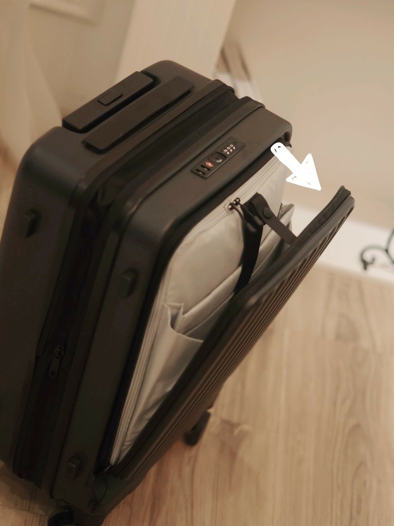 LINE_ALBUM_Acer倚天酷碁新品行李箱 登機箱推薦 可前開行李箱 20吋行李箱 廉航行李箱_240306_13.jpg