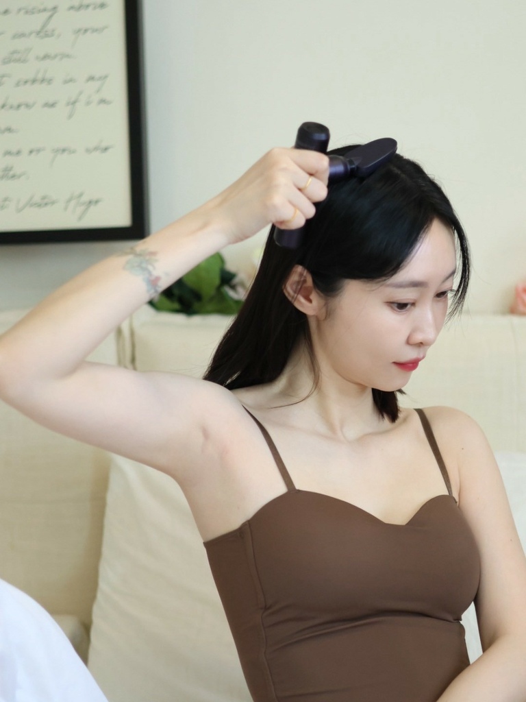 LINE_ALBUM_MINI250口袋型筋膜按摩枪(附肩背伸缩杆)_240727_13.jpg