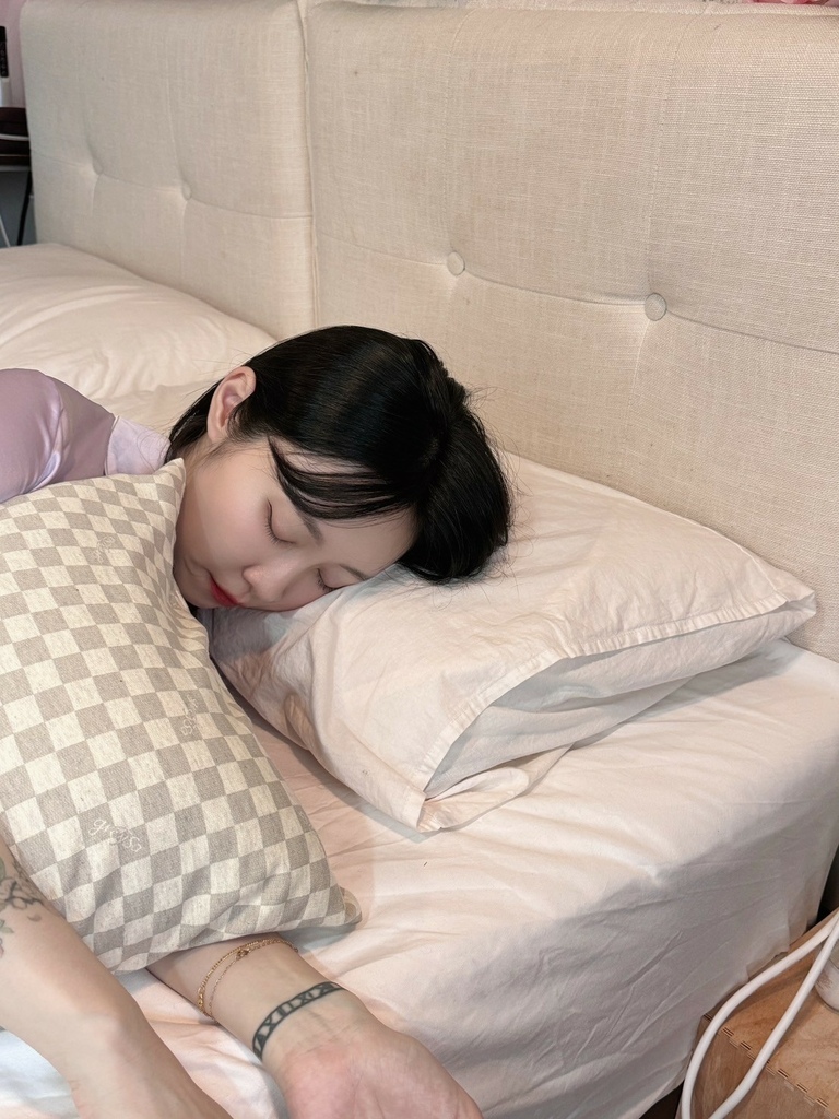 GreySa格蕾莎【成人侧睡抱枕-棋盘】_240730_1 (6).jpg