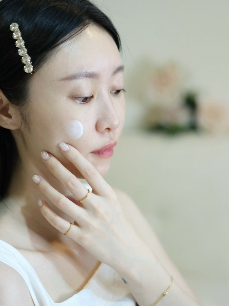 LINE_ALBUM_CQ思珂全能乳草本滋养光泽精华乳_240815_7.jpg