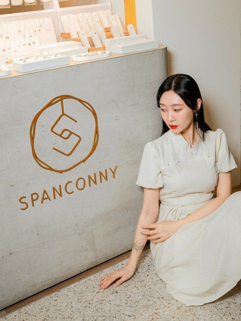 SPANCONNY飾品控 水晶 水晶飾品 水晶手環 水晶燈 水晶氣氛燈 CONNY客製手鍊 水晶客製化手環  (40).jpg