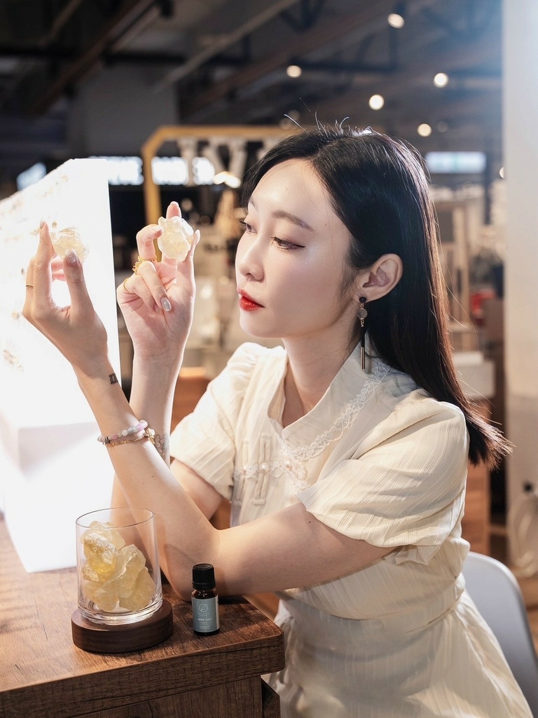 SPANCONNY飾品控 水晶 水晶飾品 水晶手環 水晶燈 水晶氣氛燈 CONNY客製手鍊 水晶客製化手環  (5).jpg