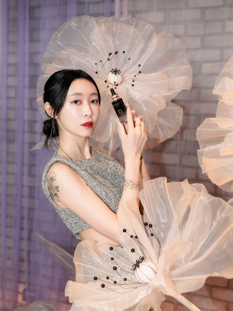 beldora蓓朵娜發光乳霜粉鑽瓶婚紗面膜衛星美白精華EX極光CC霜六重奏玻尿酸精華 (17).jpg