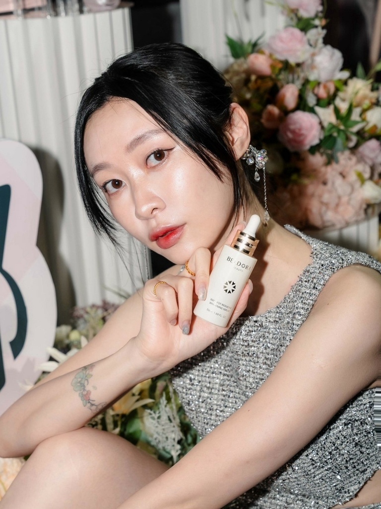 beldora蓓朵娜發光乳霜粉鑽瓶婚紗面膜衛星美白精華EX極光CC霜六重奏玻尿酸精華 (52).jpg