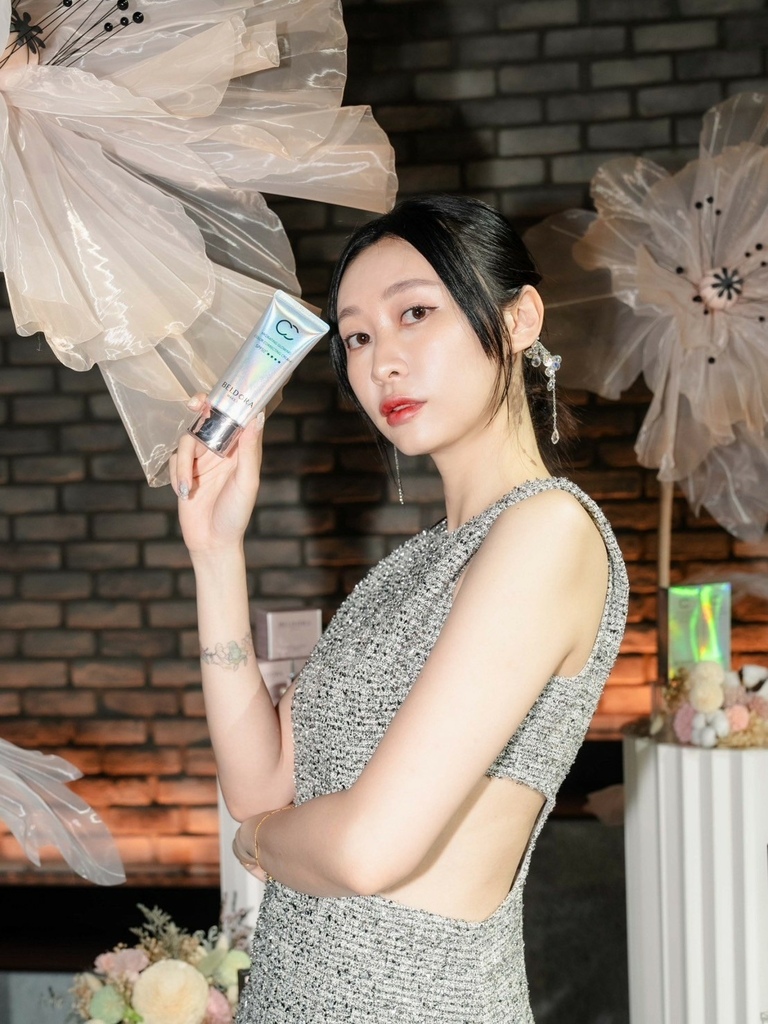 beldora蓓朵娜發光乳霜粉鑽瓶婚紗面膜衛星美白精華EX極光CC霜六重奏玻尿酸精華 (4).jpg