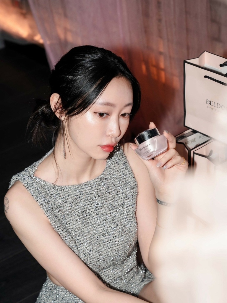 beldora蓓朵娜發光乳霜粉鑽瓶婚紗面膜衛星美白精華EX極光CC霜六重奏玻尿酸精華 (6).jpg