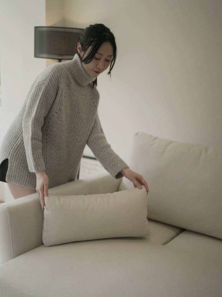 客制平价沙发 享宅ehcasa 宅眠 耐刮实测猫抓布心得 新家装潢 滑轨沙发 小坪数适合沙发 米色沙发_250217_2 (9).jpg