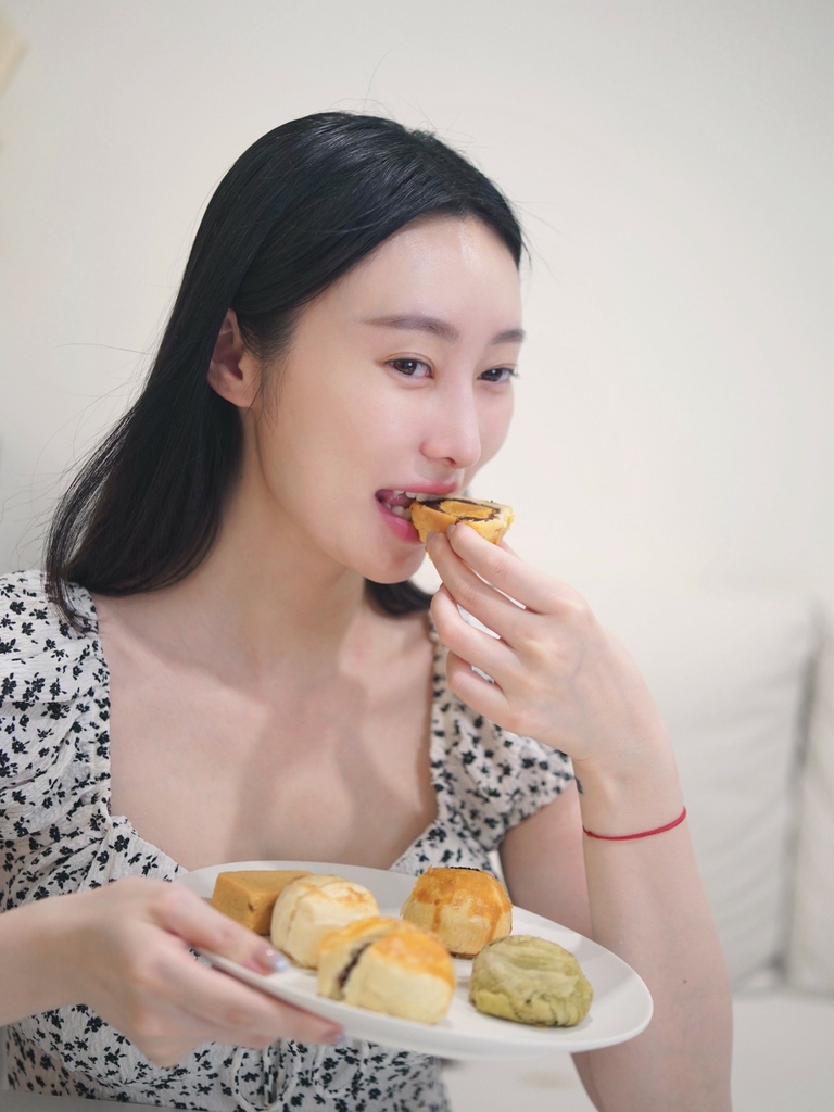 貝加貳烘焙蛋黃酥鳳梨酥台南伴手禮推薦! (27).jpg