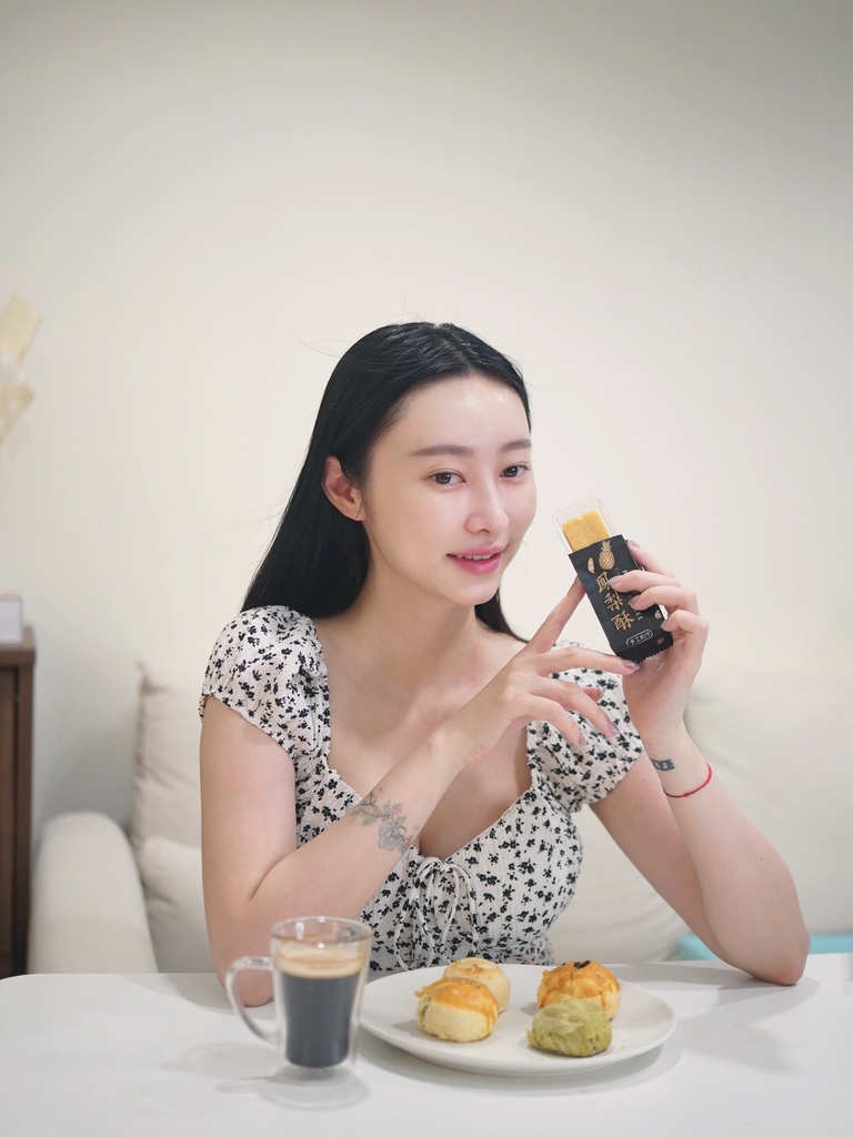 貝加貳烘焙蛋黃酥鳳梨酥台南伴手禮推薦! (31).jpg