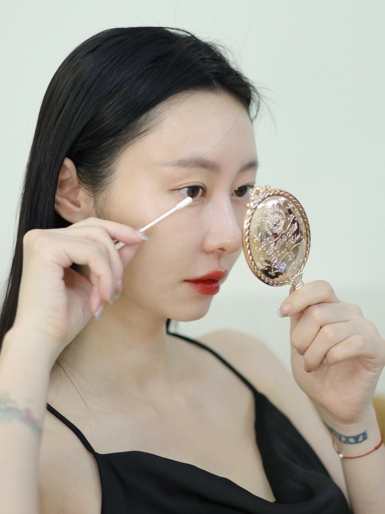 熹蝶LUMIFLY免膠睫毛 推薦 美狐玩家實戴照 仙子降臨 雛菊信差 糖霜下睫 免膠睫毛_251112_1 (29).jpg