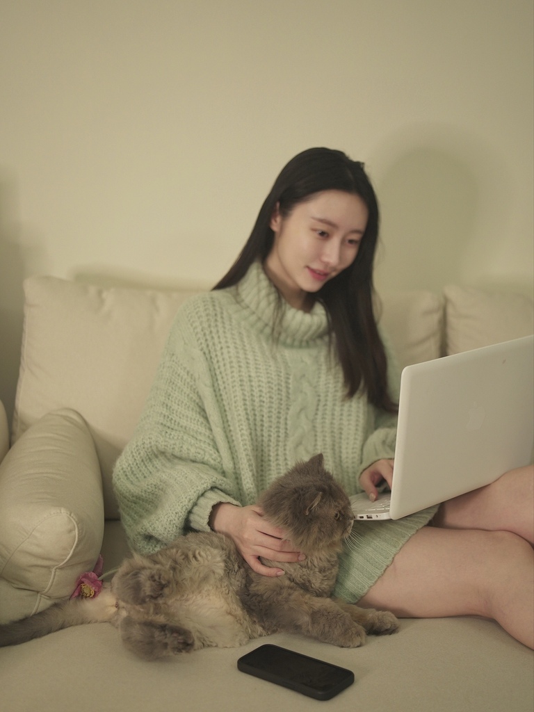 TGiLive:智居藝享生活圈在家逛展又逛店!?把客廳變藝廊.連