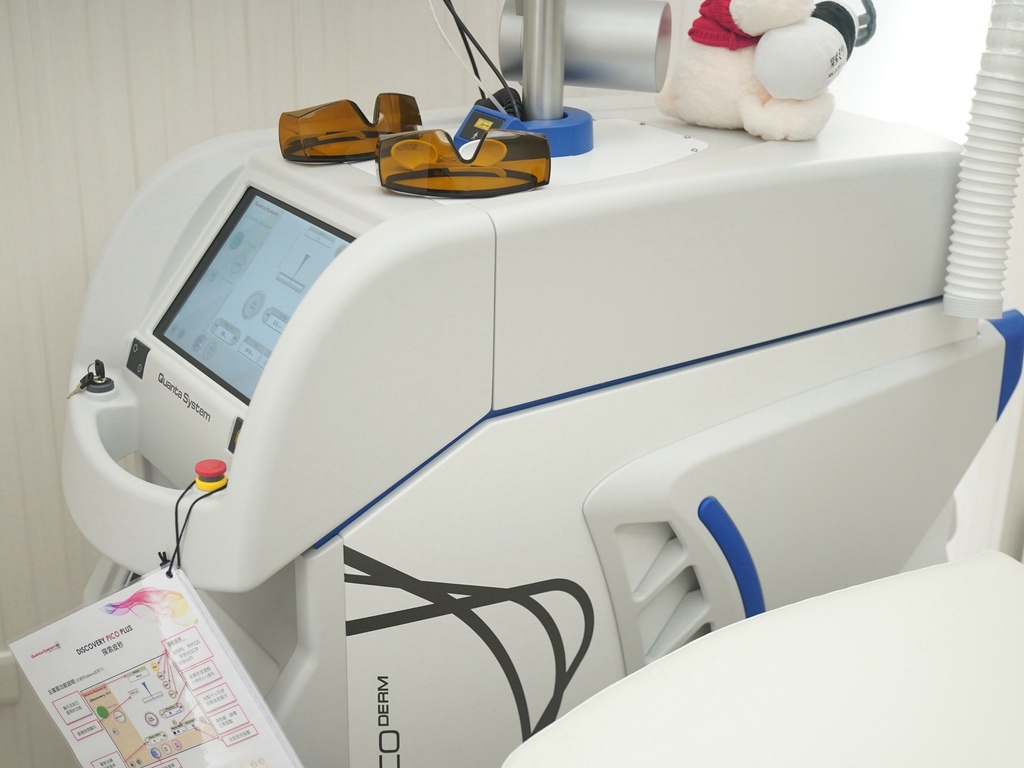 新願美學診所 大安區醫美推薦 郭毅昕醫生 探索皮秒 男生皮秒推薦 毛孔雷射 男生雷射_251203_28 (30).jpg 新願美學診所 大安區醫美推薦 郭毅昕醫生 探索皮秒 男生皮秒推薦 毛孔雷射 男生雷射_251203_28 (30).jpg