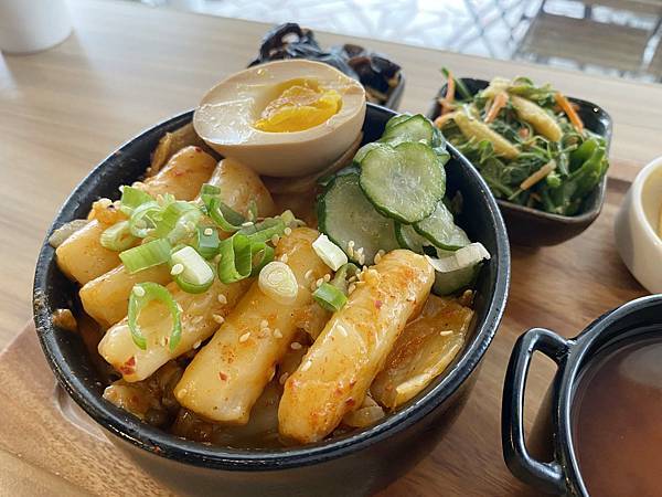 BOSO飽所_韓式辣炒年糕豬藜麥丼2