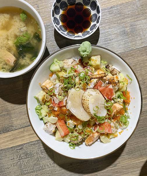 圩村生魚片丼飯專賣店_散壽司3