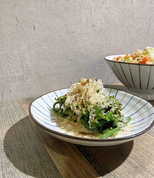 圩村生魚片丼飯專賣店_胡麻蕨菜