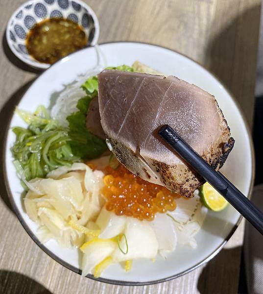 圩村生魚片丼飯專賣店_特選海顯丼3