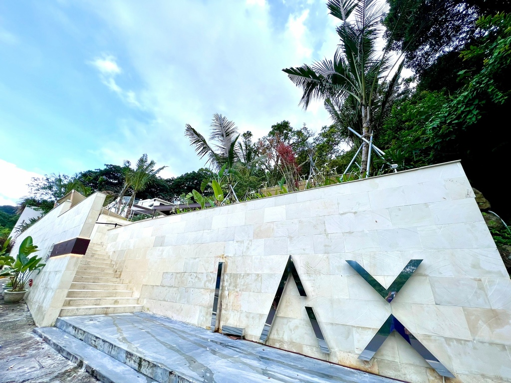 Lax_220704_1.jpg Lax_220704_1.jpg