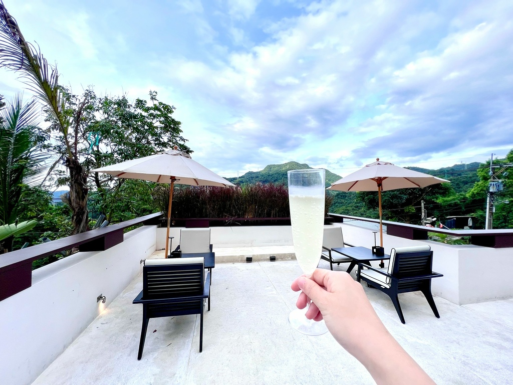 Lax_220704_5.jpg Lax_220704_5.jpg