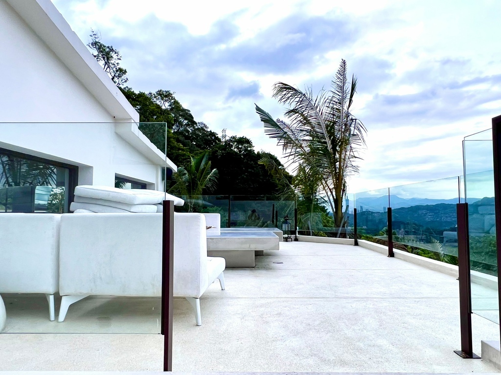 Lax_220704_9.jpg Lax_220704_9.jpg