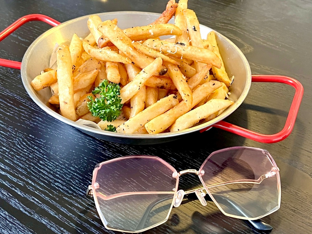 Lax_220704_16.jpg Lax_220704_16.jpg