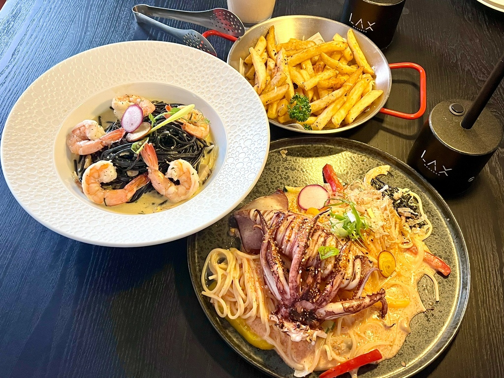 Lax_220704_20.jpg Lax_220704_20.jpg