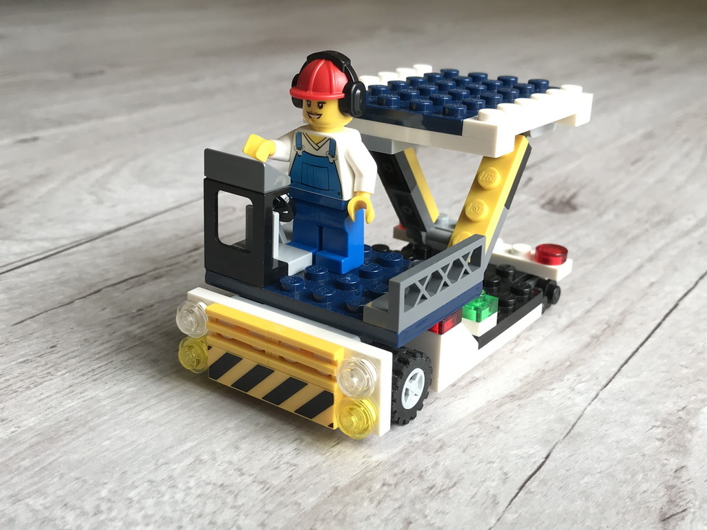 樂高-盤櫃裝貨機-LEGO Pallet/Container Loader-12