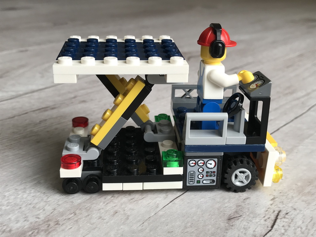 樂高-盤櫃裝貨機-LEGO Pallet/Container Loader-17