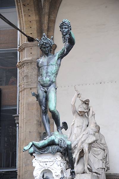 佛羅倫斯13-伯修斯雕像