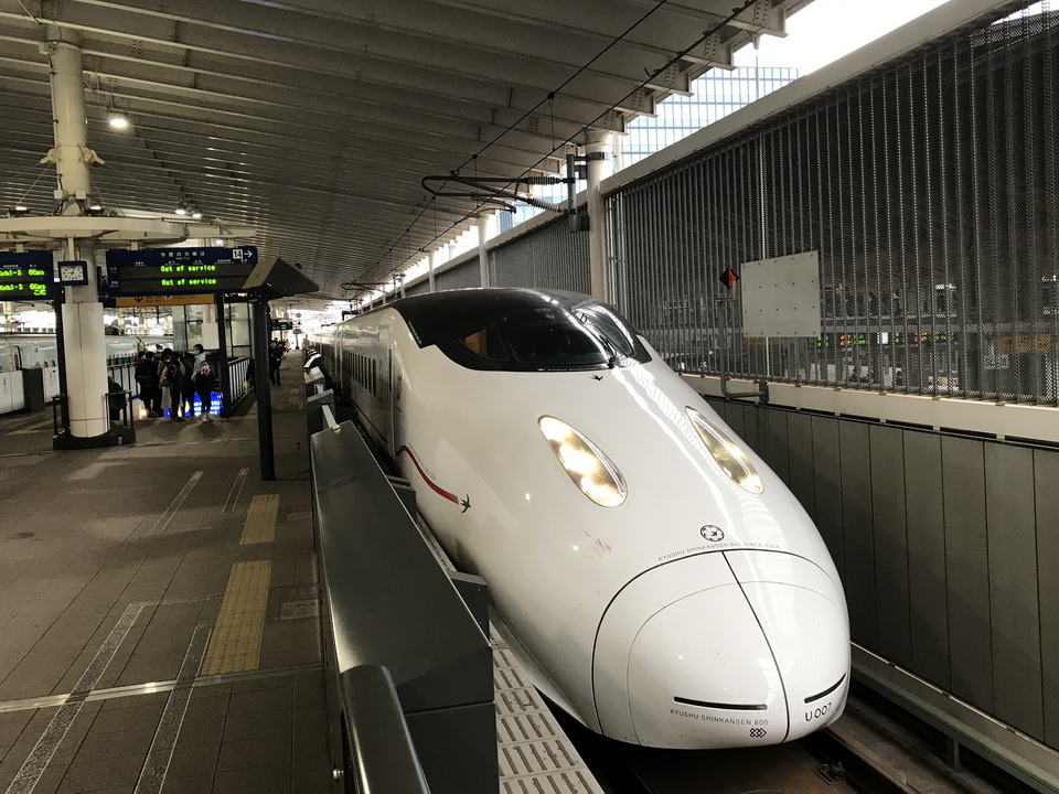 新幹線800 in 熊本站