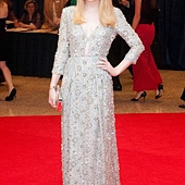 1228A08-BN028-------Dakota-Fanning-----------------------------V------JPG_095628