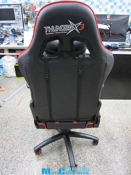 ThunderX3 TGC15電競辦公舒適椅摩兒實際拍攝5.JPG