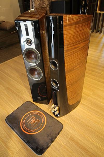 IMG_5611 (Large).JPG IMG_5611 (Large).JPG