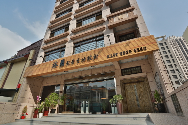 showimage.jpg showimage.jpg