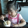 100731 (50) 認真吃 Ice Cream.JPG